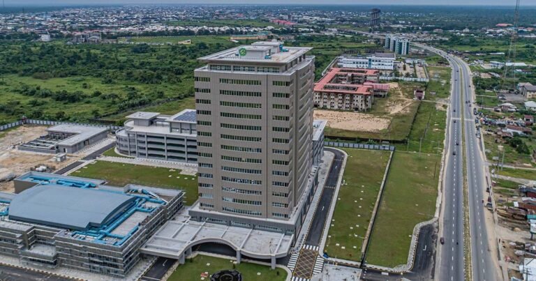 Government buildings and dual carriageway in Yenagoa, Bayelsa State